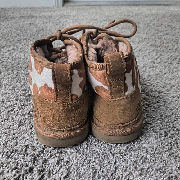 Wmns UGG Boots "Neumel Cow Print" Size 8 - Picture 5 of 5